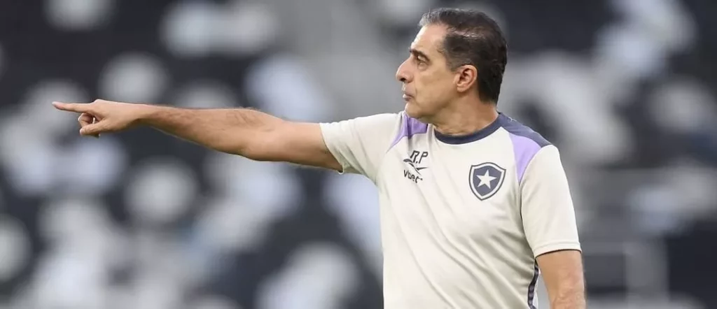 Botafogo estreia em campo com grama natural na Copa de Clubes