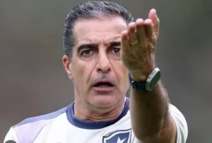 Botafogo: Renato Paiva alega demissão por interferência de Textor