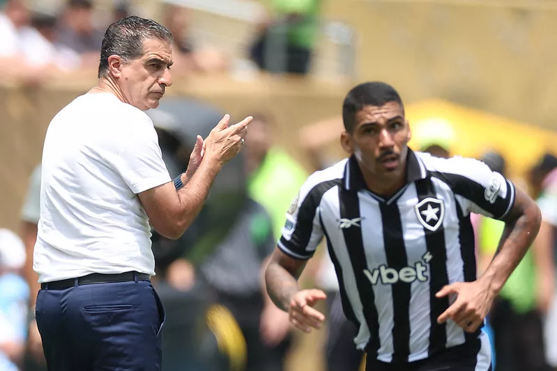 Renato Paiva se diz orgulhoso do Botafogo no Mundial