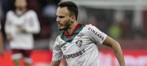 Renê vê Fluminense capaz de surpreender o Borussia Dortmund
