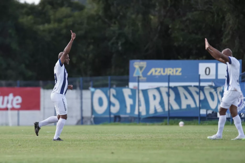 Azuriz-PR 1 x 3 São José-RS - Zequinha segue na caça ao ville