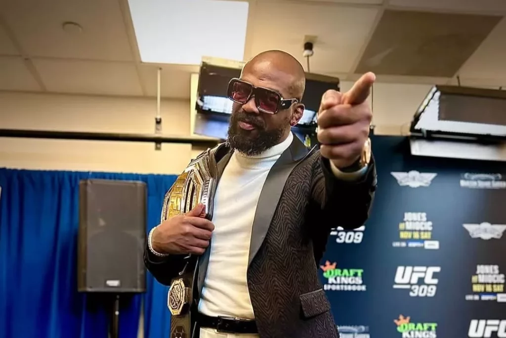 Jon Jones se aposenta do UFC aos 37 anos com 12 defesas de cinturão 2 Jon Jones se aposenta do UFC aos 37 anos com 12 defesas de cinturão (Foto: Reprodução/Instagram)