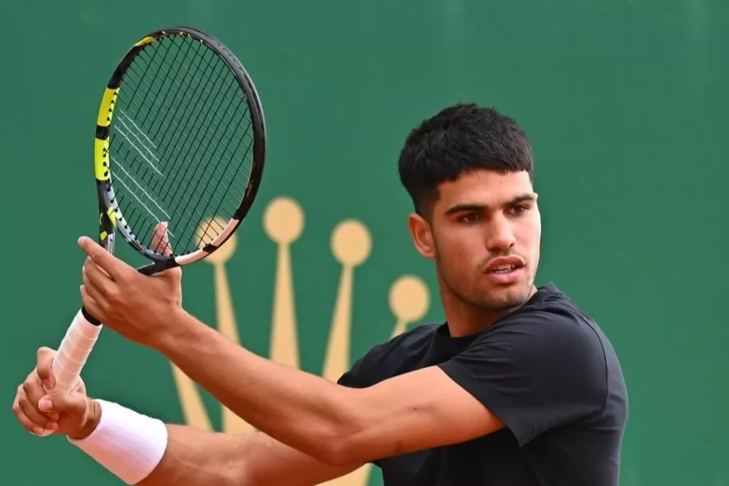 Alcaraz conquista Torneio de Queens, e vai embalado a Wimbledon 2 Alcaraz conquista Torneio de Queens, e vai embalado a Wimbledon (Foto: Reprodução/Instagram @carlitosalcarazz