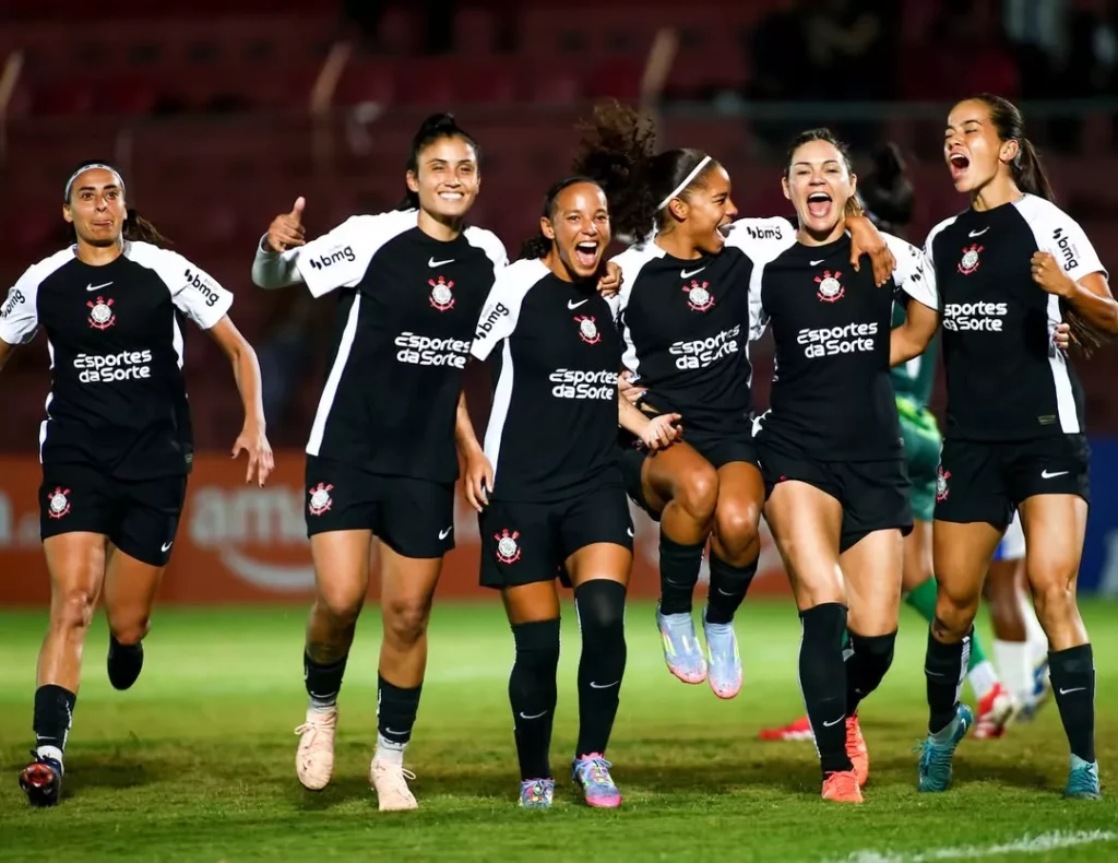 BRASILEIRO FEMININO: Corinthians vence Flamengo em duelo de classificadas