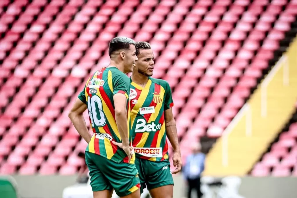 Sampaio Corrêa-MA 2 x 0 Maracanã-CE - Bolívia Querida controla