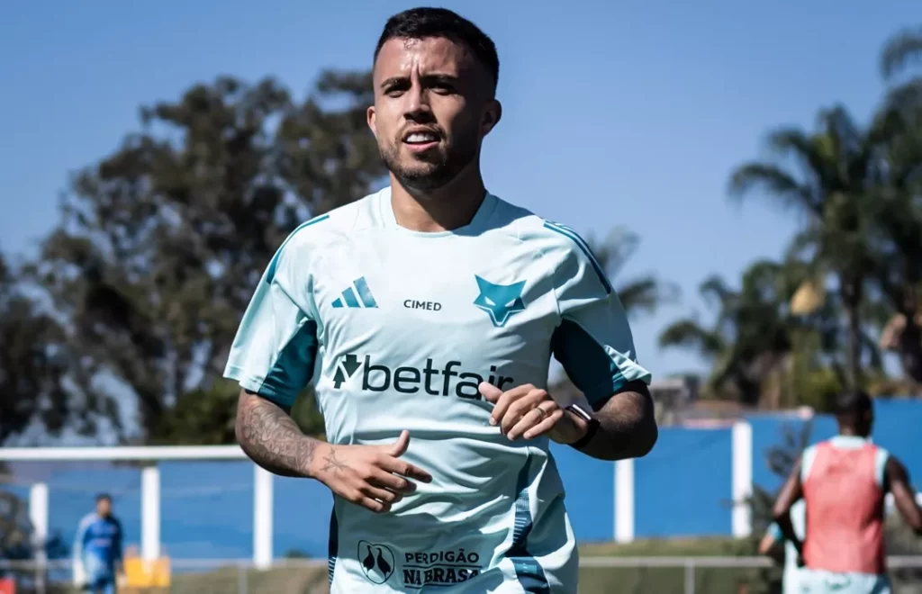 Cruzeiro inicia treinos com Matheus Henrique em transição física