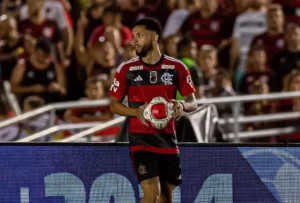 Zé Welinton recusa oferta do Egnatia e segue no Flamengo