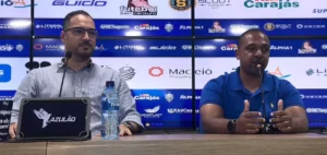 Dirigentes do CSA avaliam 