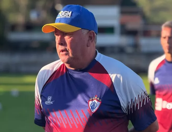 Roberto Cavalo se despede da Itabaiana após início ruim na Série C, veja