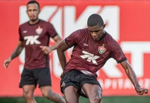 Vitória inicia treinos com reforços e foco na Copa do Nordeste