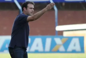 America-RJ contrata técnico que já foi companheiro de Romário no Fluminense