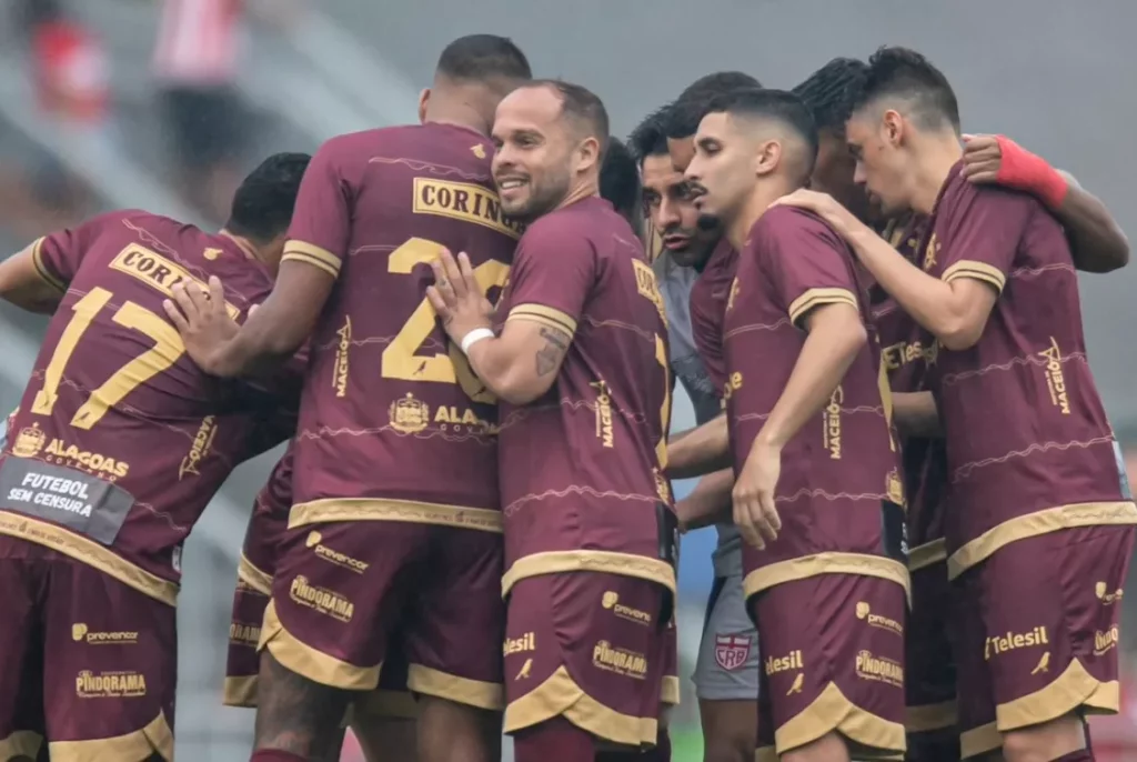 CRB 2 x 0 Goiás - Galo breca líder e segue invicto em casa na Série B