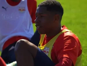 Pedro Castro volta aos treinos do Red Bull Bragantino após acidente grave