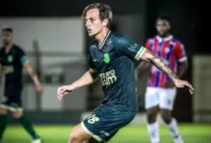 Meio campista avalia evolução do Floresta e destaca 