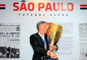 São Paulo acerta retorno de Hernán Crespo, campeão do Paulistão em 2021