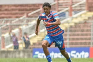 Volante Ryan Guilherme volta ao Fortaleza após empréstimo a time de Portugal