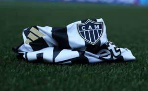 Atlético-MG busca investidor para SAF e adia grandes reforços