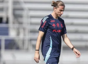 Plata e Alex Sandro treinam e reforçam o Flamengo contra o Espérance na estreia no Mundial