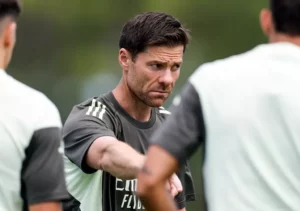 Xabi Alonso aguarda por Mbappé de olho na estreia do Real Madrid no Mundial