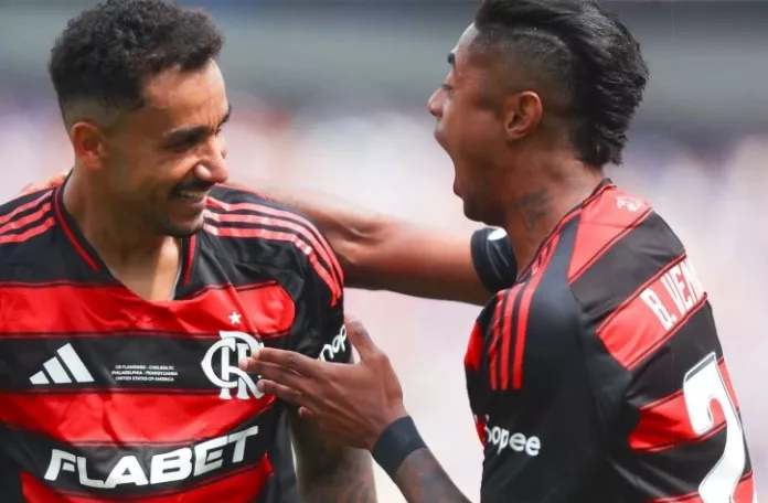 Filipe Luis só mostrou os dentes após o 3º gol do Flamengo 2 Danilo marcou o gol da virada do Flamengo