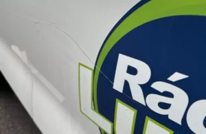 Carro de equipe esportiva é depredado por torcedores do Rio Branco em Americana