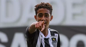 Atlético-MG renova com destaque do Sub-17 e fixa multa em R$ 400 milhões