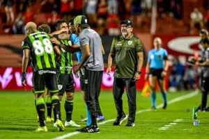 Série B: Técnico do América-MG mantém os pés no chão e reforça foco no acesso