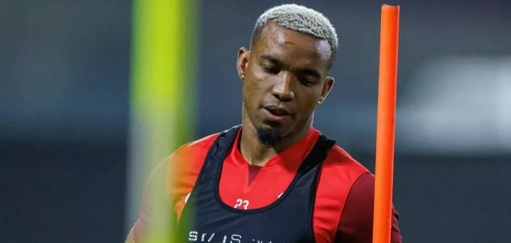 Vasco abre conversas pela contratação de Thiago Mendes