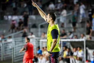 Com melhor ataque, Caxias do técnico Júnior Rocha assume a liderança