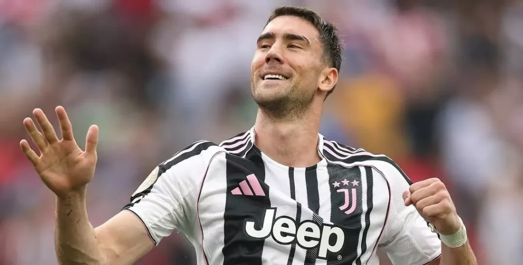 Diretor do Flamengo revela interesse em atacante da Juventus