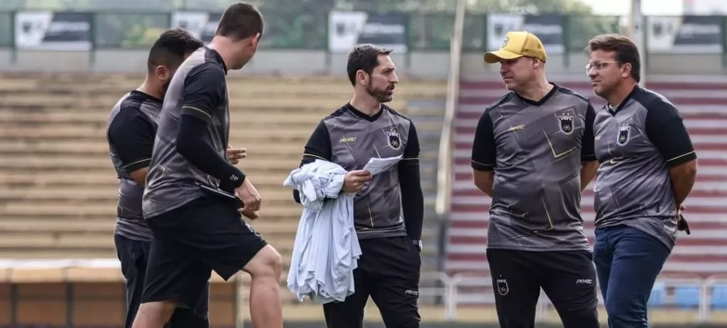 Auxiliar do Volta Redonda elogia reforços: ‘Ampliam nosso leque’