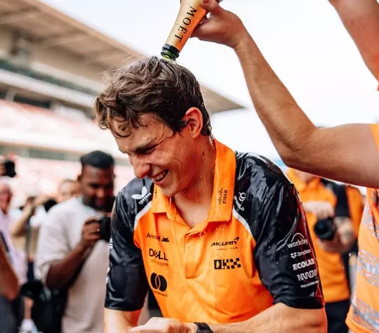 Piastri e Norris seguem liberados para disputas após colisão no Canadá