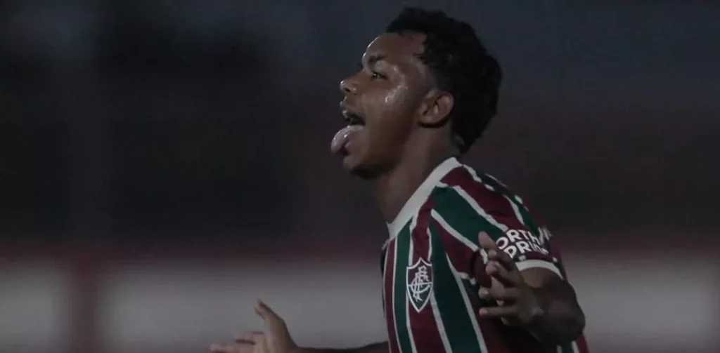 Fluminense acerta renovação de joia da base