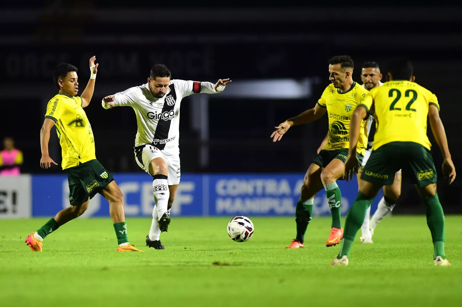 Ponte Preta 0 x 1 Ypiranga - Macaca perde após nova expulsão de Dudu (Foto: Divulgação/Ponte Preta)