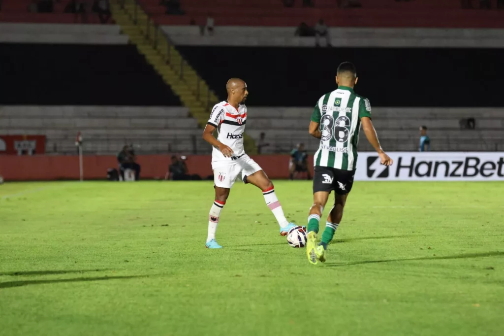 Botafogo-SP 0 x 0 Coritiba - Jogo movimentado em Ribeirão Preto 3 Botafogo-SP 0 x 0 Coritiba - Jogo movimentado em Ribeirão Preto (Foto: João Victor Menezes de Souza/Agência Botafogo)