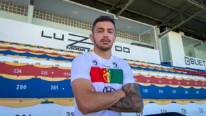 Brusque contrata três reforços e tem uma saída na Série C