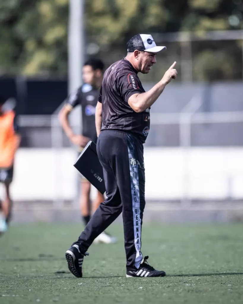 EC São Bernardo se destaca no Paulista Sub-20 sob comando de Luciano Santos 3 WhatsApp Image 2025 06 12 at 19.36.27 1