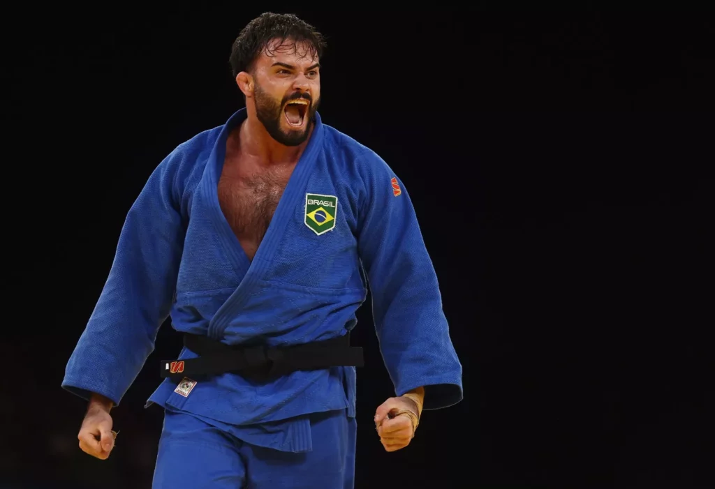 Terceiro do ranking, Rafael Macedo tenta primeiro ouro do Brasil no Mundial de Judô