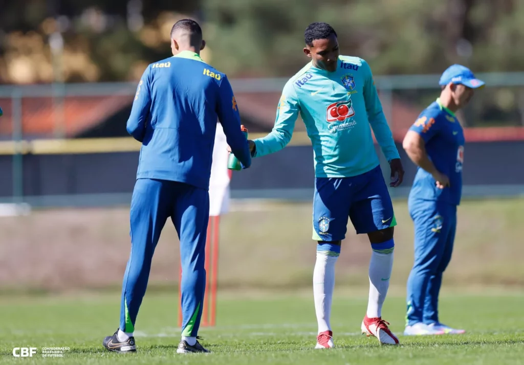 Em treinamento com a Seleção Sub-17, Raykkonen celebra 'realização de um sonho' 2 WhatsApp Image 2025 06 19 at 11.22.33 1