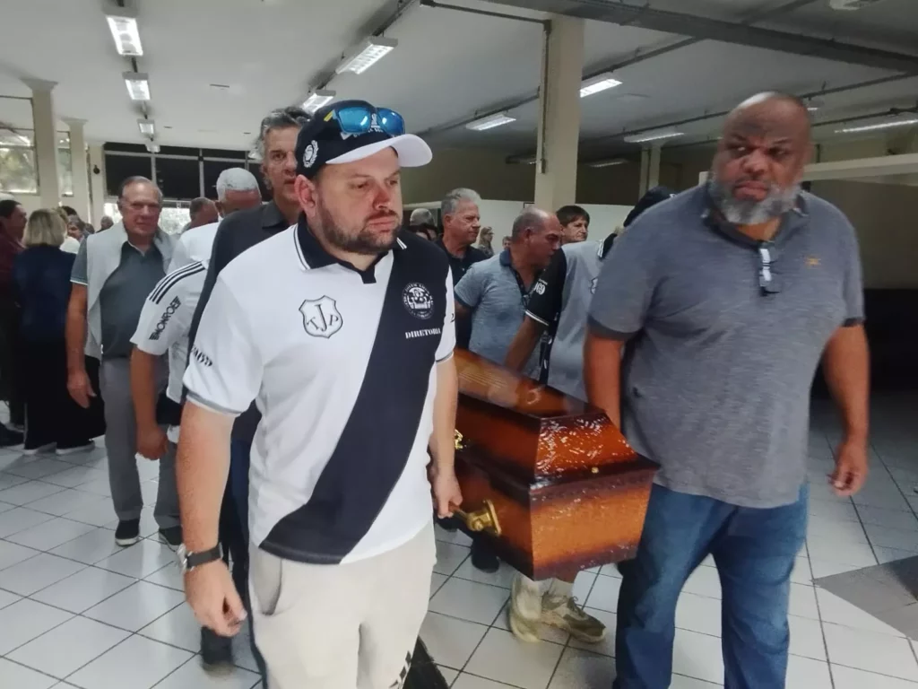 Veja o que aconteceu no velório de Lauro Moraes, ex-presidente da Ponte Preta 4 WhatsApp Image 2025 06 19 at 16.43.48