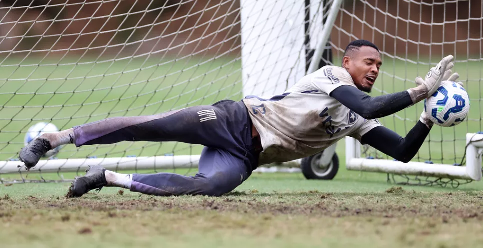 Santos x Botafogo - Peixe precisa vencer para sair do Z4 e fugir da crise 2 YSiR1SCz image