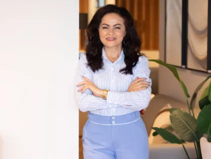 Menino de 8 anos assina contrato nos EUA; entenda o caso!