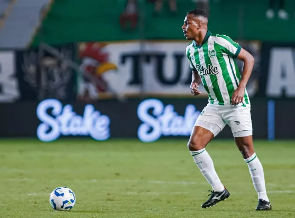 Grêmio e Juventude negociam Caíque, alvo de clube árabe