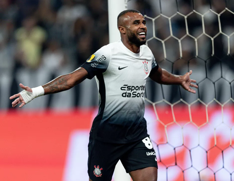 Grêmio encaminha a contratação de volante do Corinthians