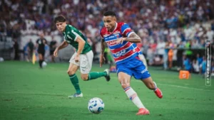 Atacante do Fortaleza desabafa em rede social por falta de espaço