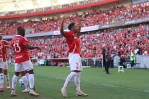 Cruzeiro sinaliza proposta por zagueiro do Internacional