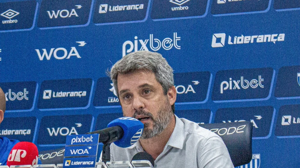 Avaí oficializa Roberto Braga como novo executivo de futebol 2 Athletico-PR acerta a contratação de executivo do Avaí - Foto: Vivi/Avaí F.C.
