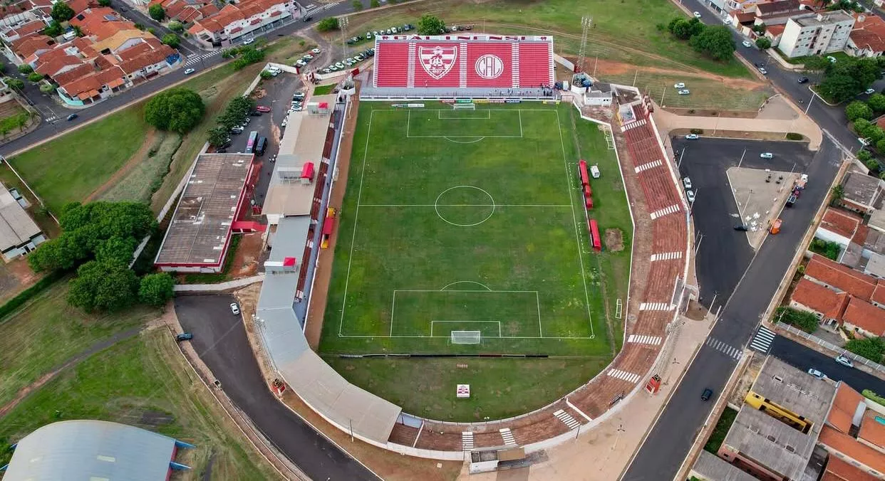 No estádio Gilbertão, Linense tem só uma derrota em 7 jogos no ano (Foto: Divulgação / CAL)
