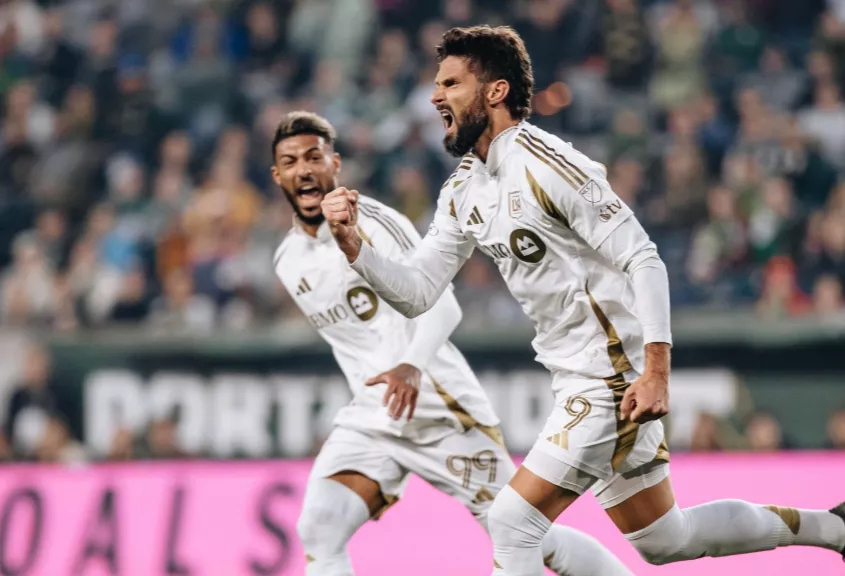 Giroud rescinde com LAFC e deve encerrar carreira na França