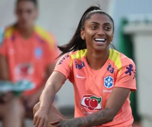 Kerolin celebra fase artilheira na seleção: 'Quero evoluir mais'